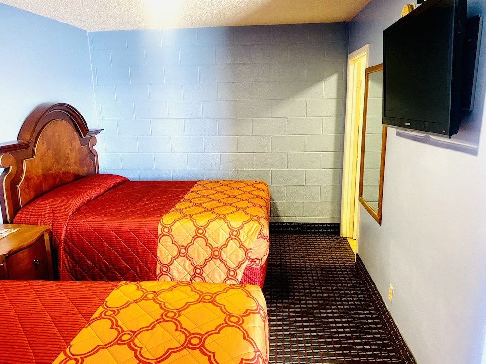 A Fisher's Inn Motel 23/63