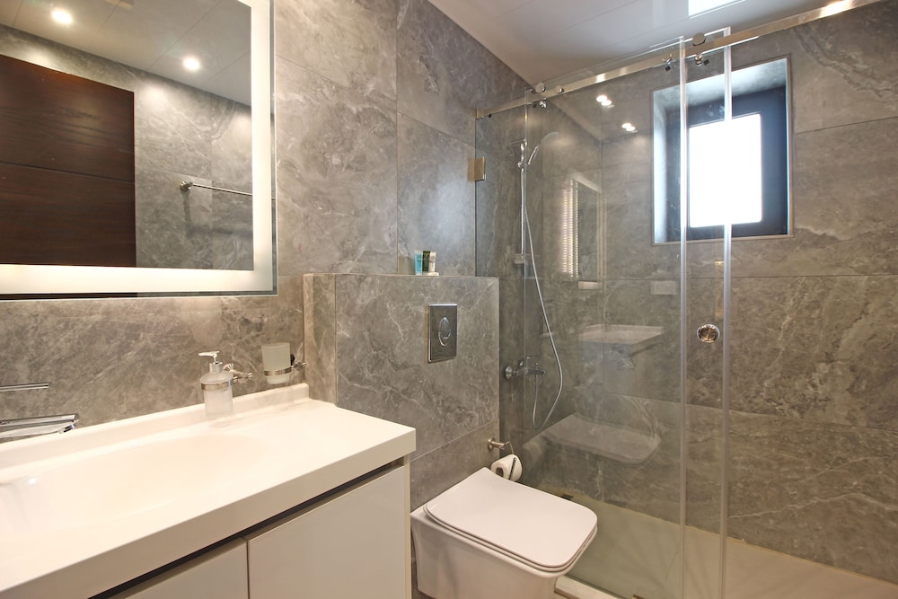 Palm Ville Suites 12/46