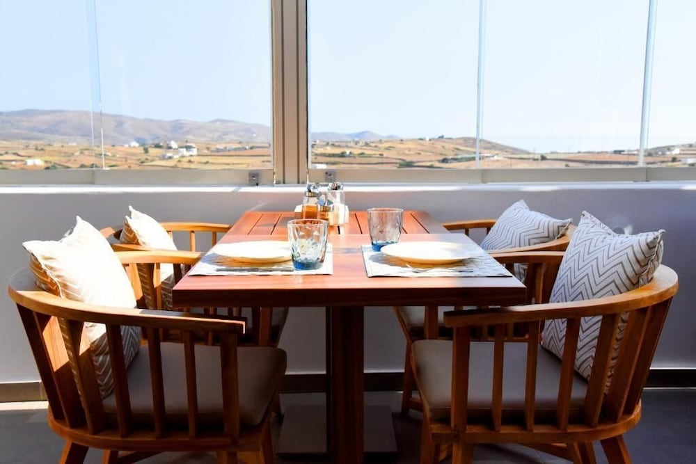 Messaria Hotel 54/63