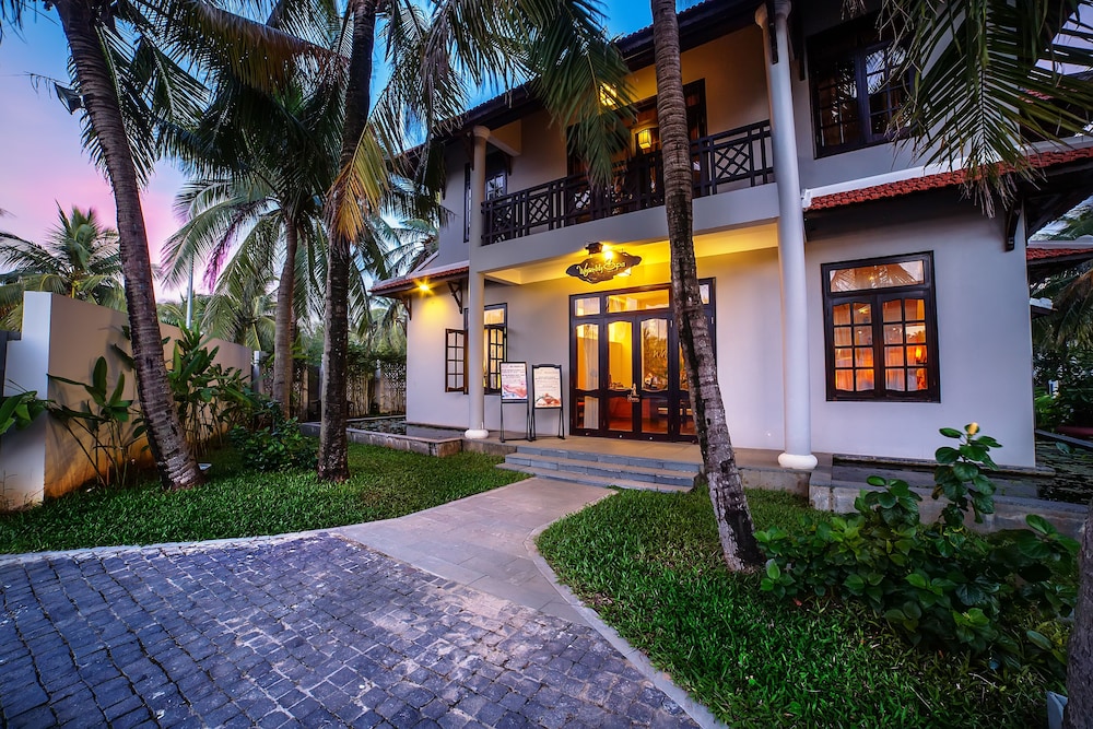 Hoi An Beach Resort 4/70
