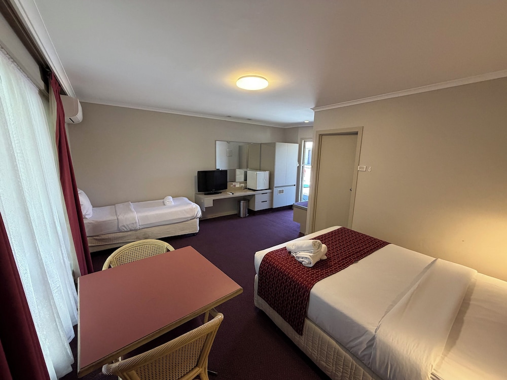 Ringwood Lake Inn 13/61