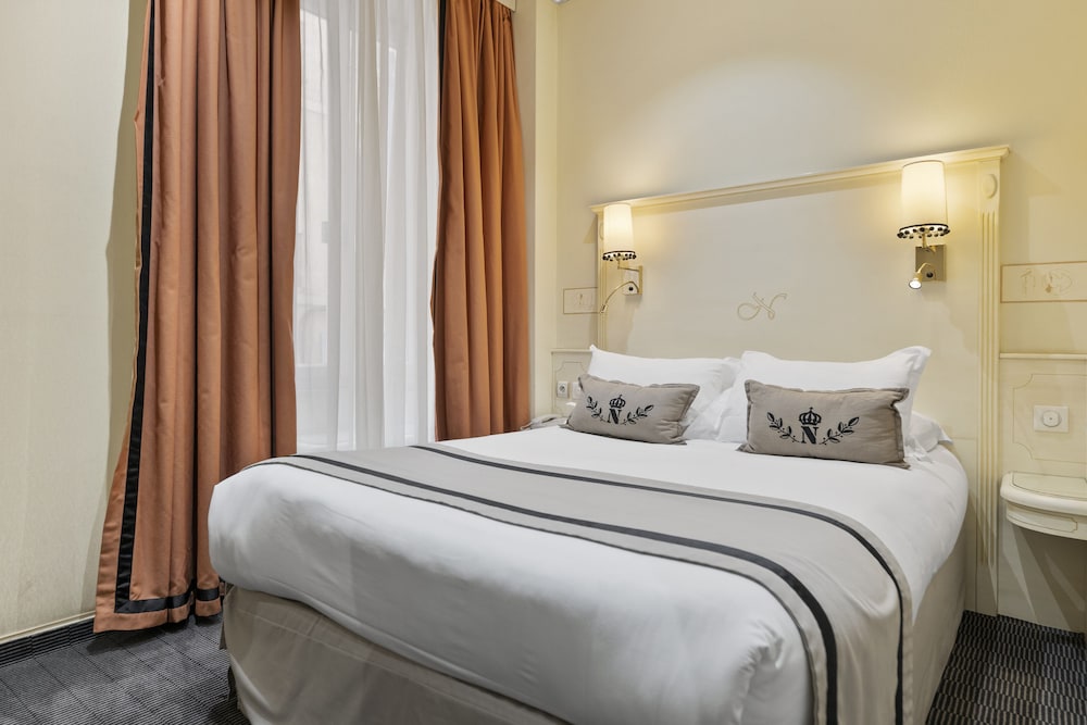 غرفة مفردة بسرير مزدوج، Hotel Napoleon Ajaccio 5/8