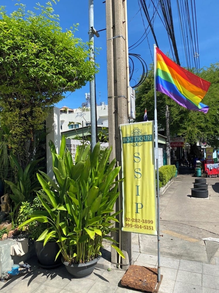 SSIP Boutique Dhevej Bangkok 45/50