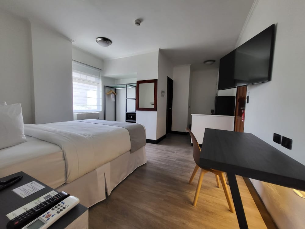 FAMILY SUITE, 2 DOUBLE BEDS