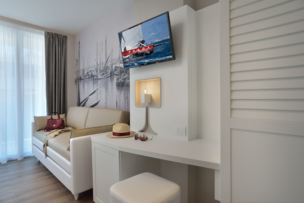 Embassy Hotel & Spa 29/43