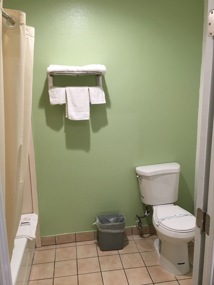 American Inn Suites Lax Airport 55/64