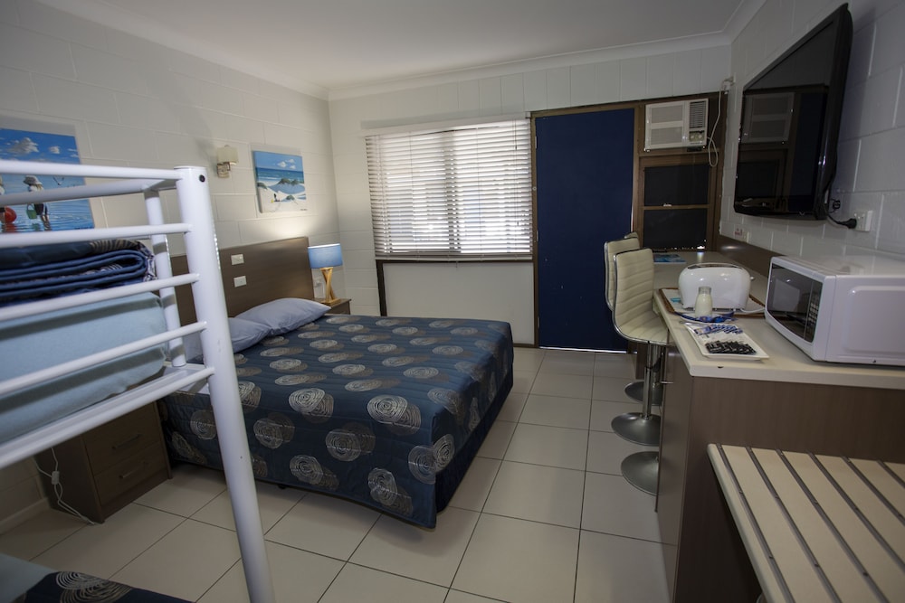 Moffat Beach Motel 19/62