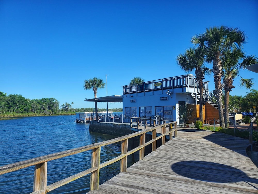 The Port Hotel and Marina 4/55