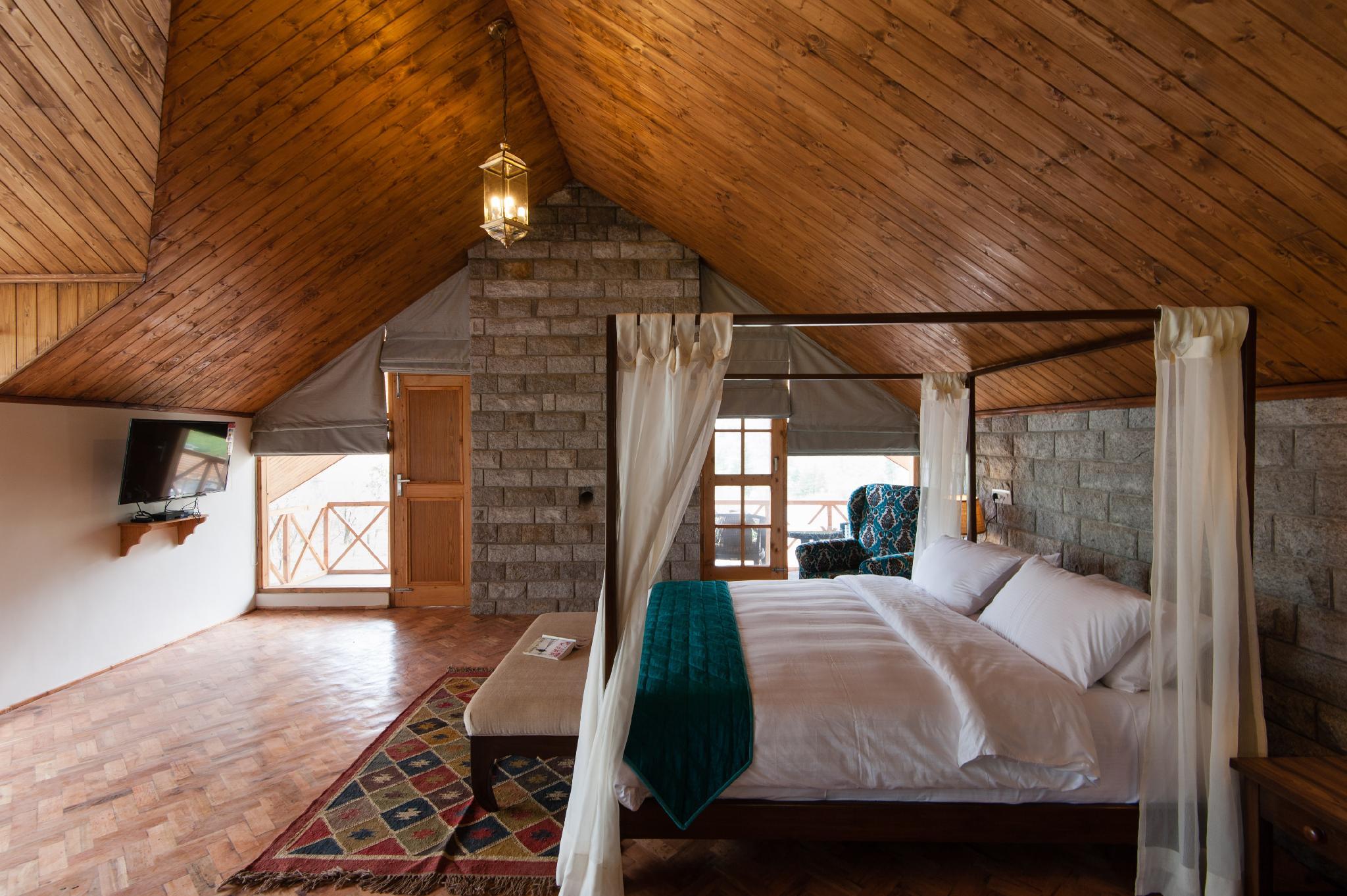 LUXURY, SUITE