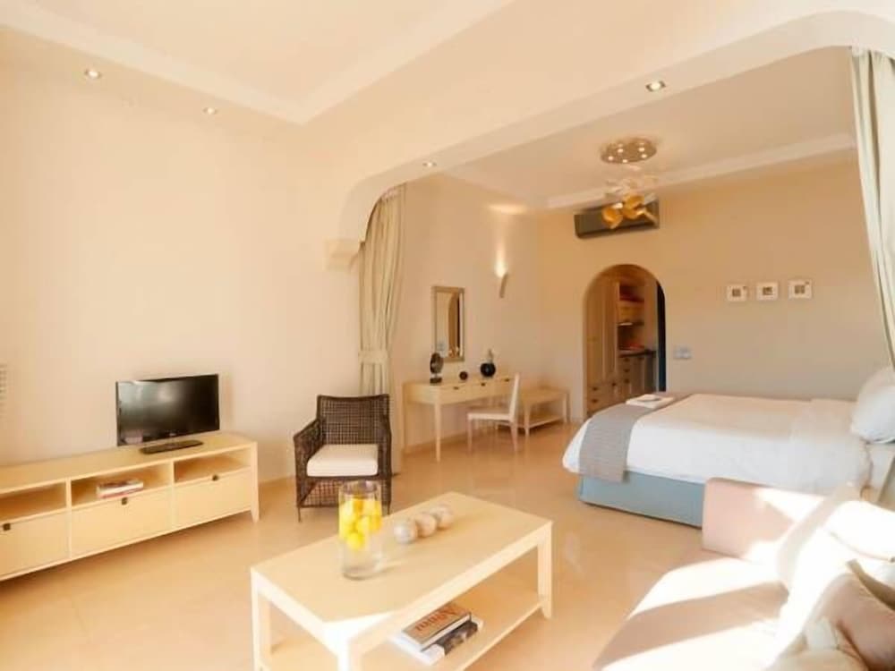 Pictures Suites 14/23