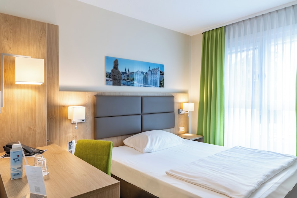City Hotel Kurfurst Balduin 34/63