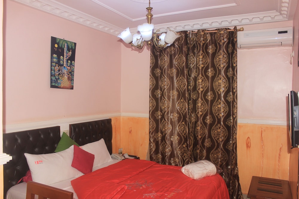 Liza Hotel 10/43
