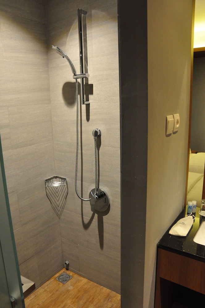 Batiqa Hotel Jababeka 34/60