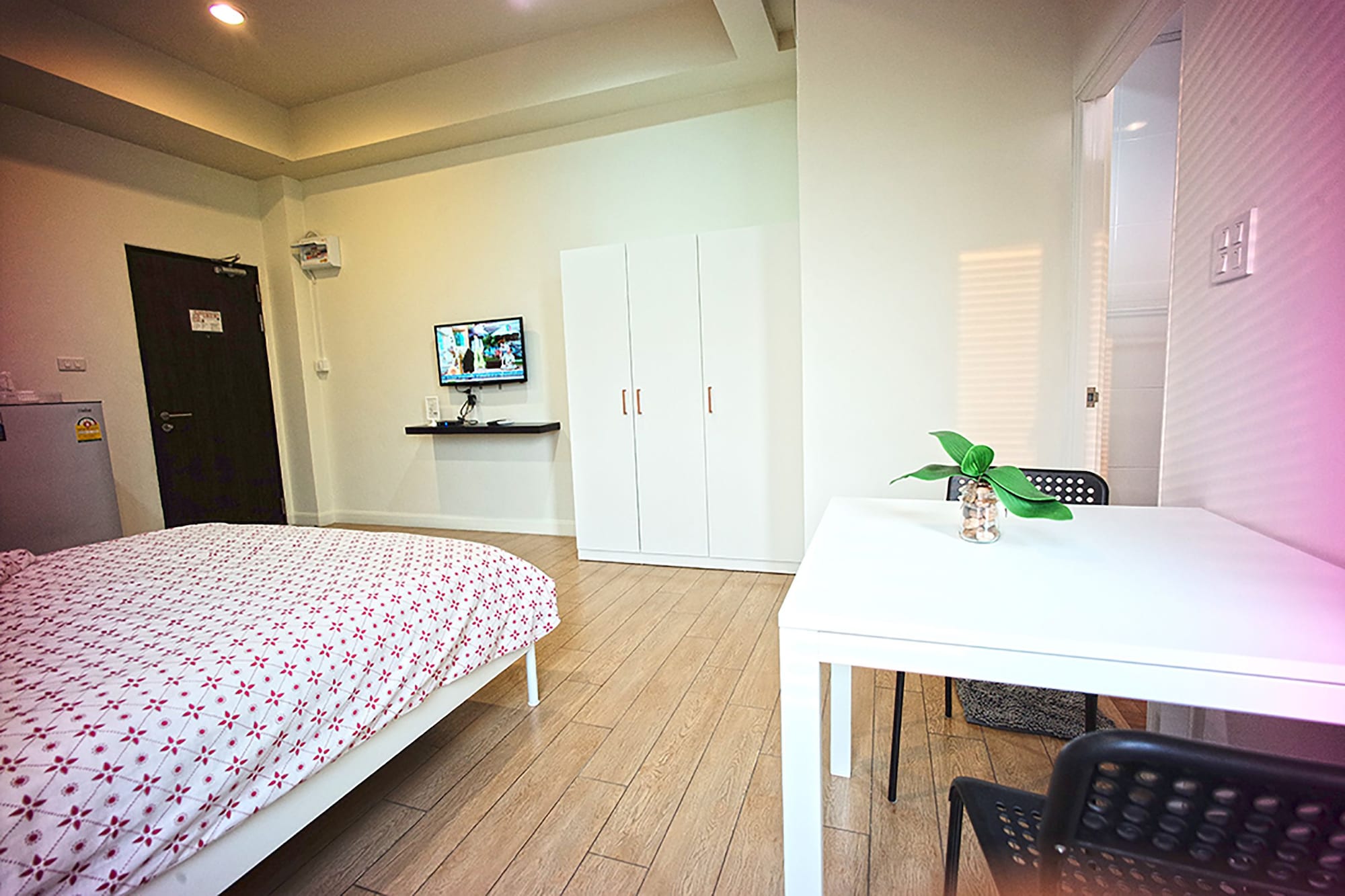 استوديو بسرير كوين مع أريكة، 26 Bed And Coffee 2/9