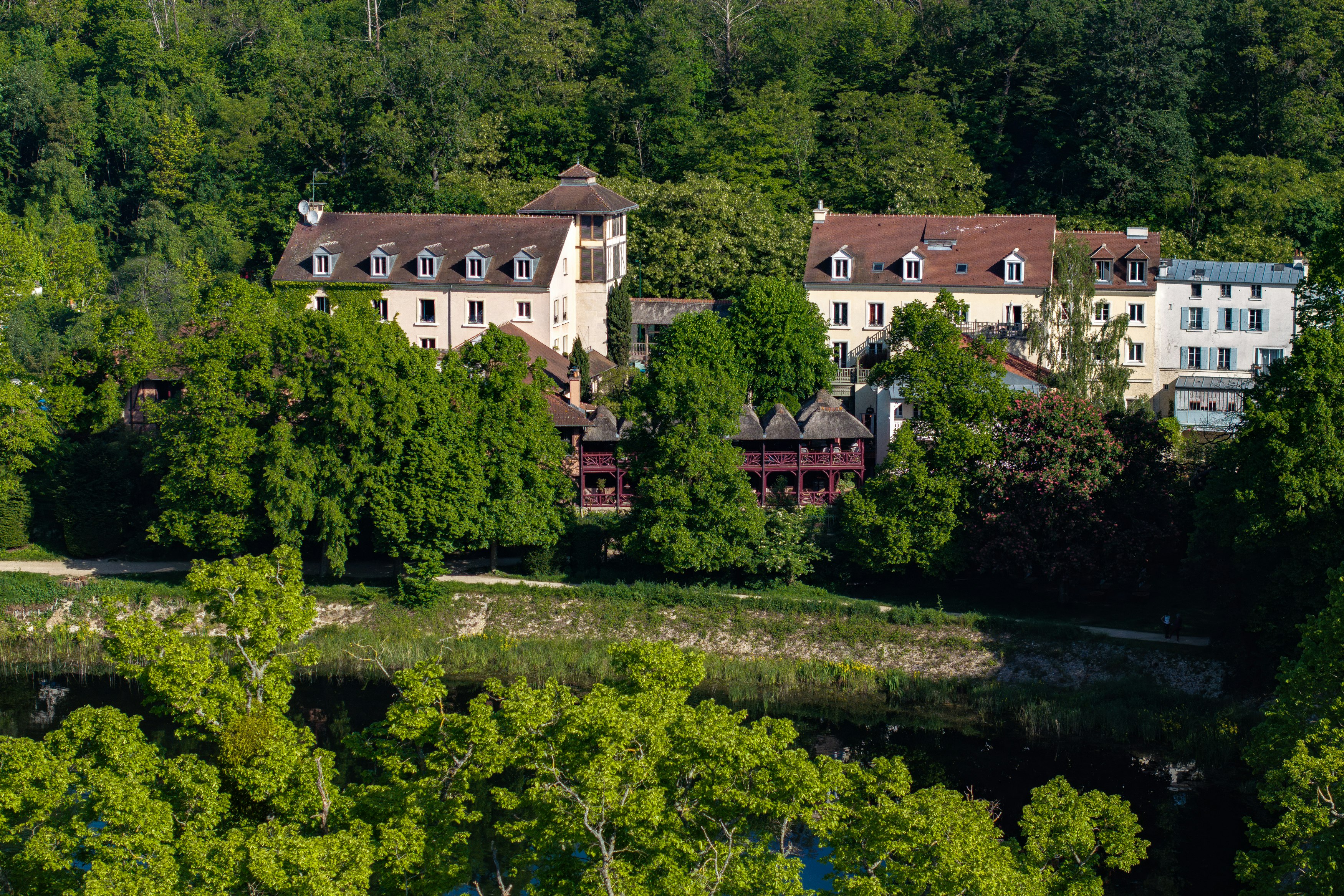 Les Etangs De Corot 53/55