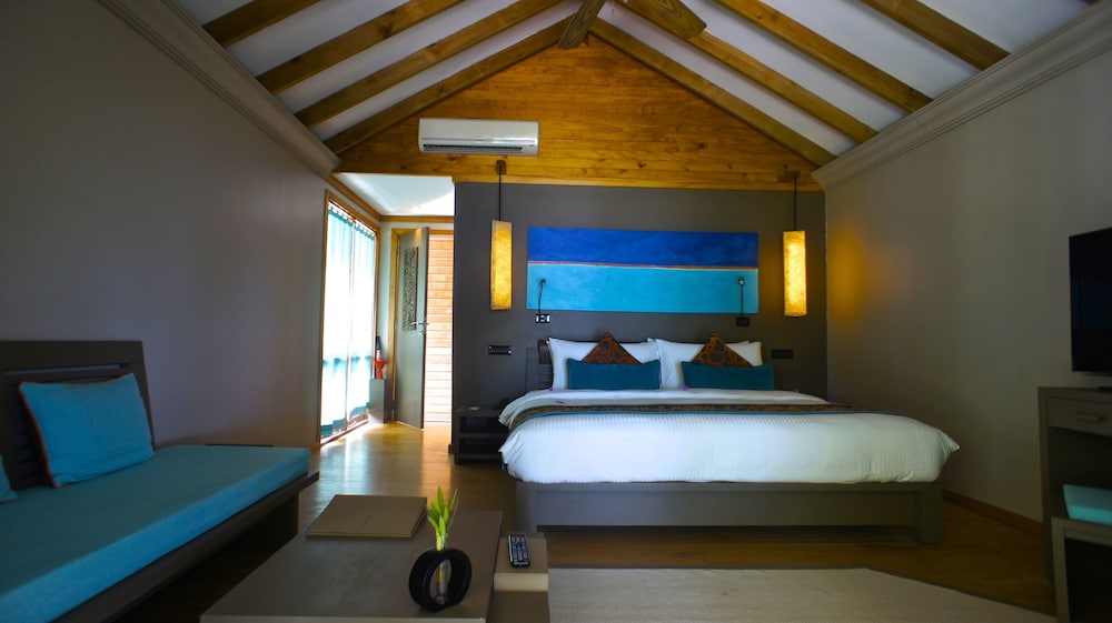Canareef Resort Maldives 15/65