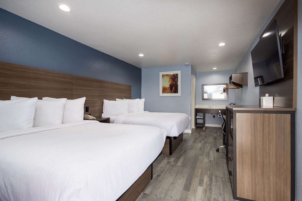 Days Inn by Wyndham Arroyo Grande/Pismo Beach 26/62