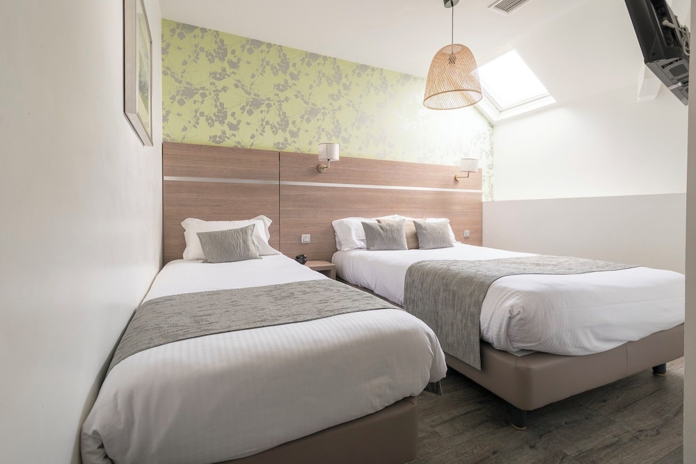LOGIS BEAUJOIRE HOTEL 8/37