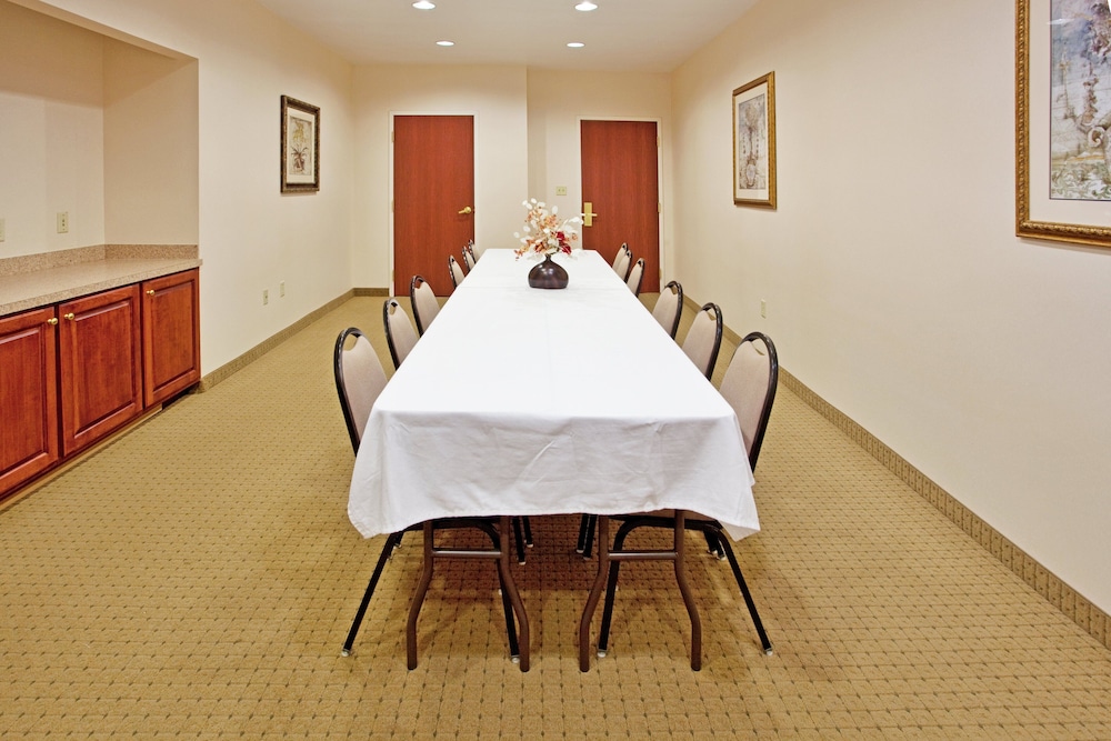 Holiday Inn Express Hotel And Suites Camden I20 Hwy 521 49/54