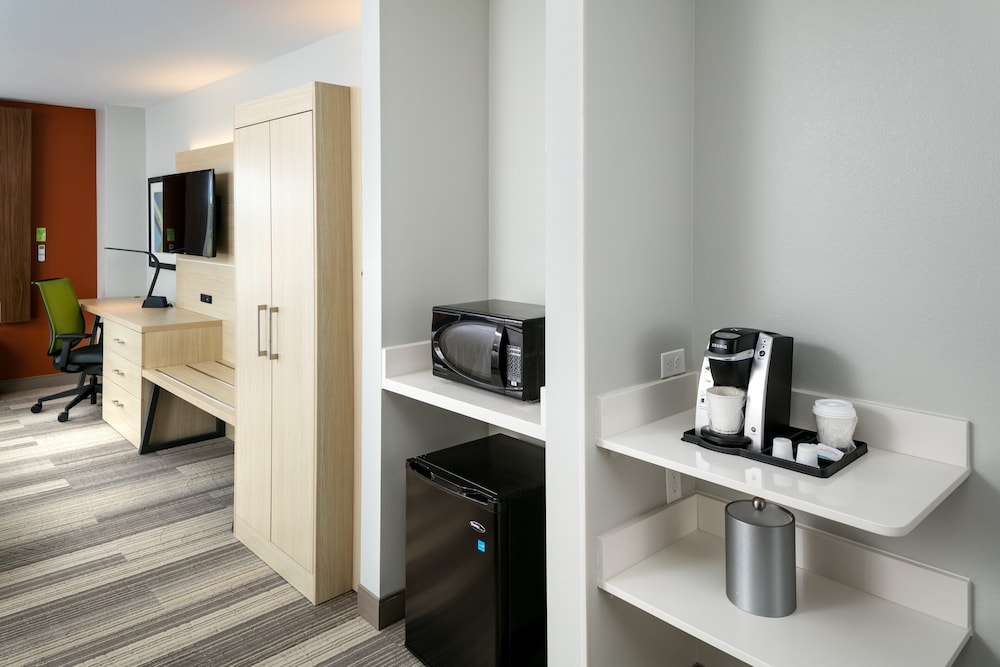 Holiday Inn Express & Suites Bend South 35/45
