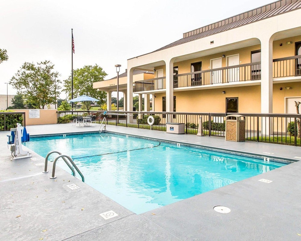 Quality Inn At the Mall - Valdosta 5/40