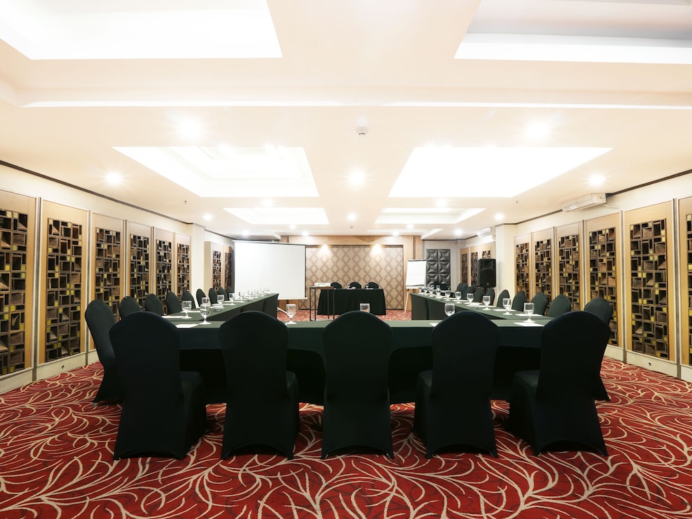 Noormans Hotel Semarang 63/69