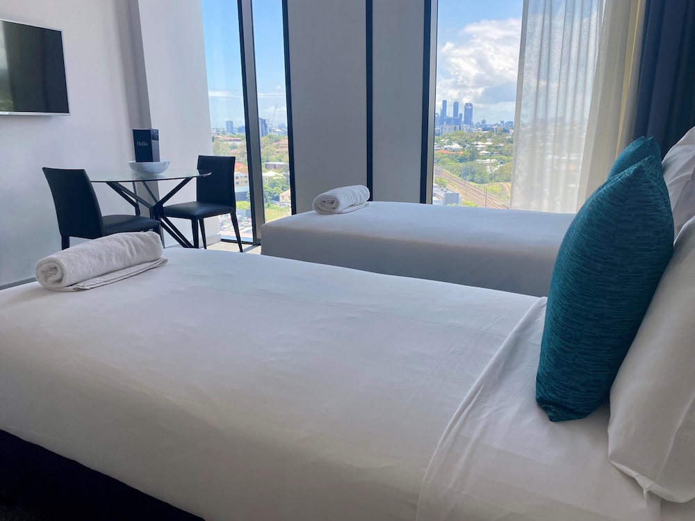 Essence Suites Taringa 22/60