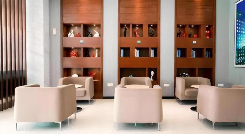 City Comfort Inn (Wanda Store, Xianning South Railway Station) 49/55