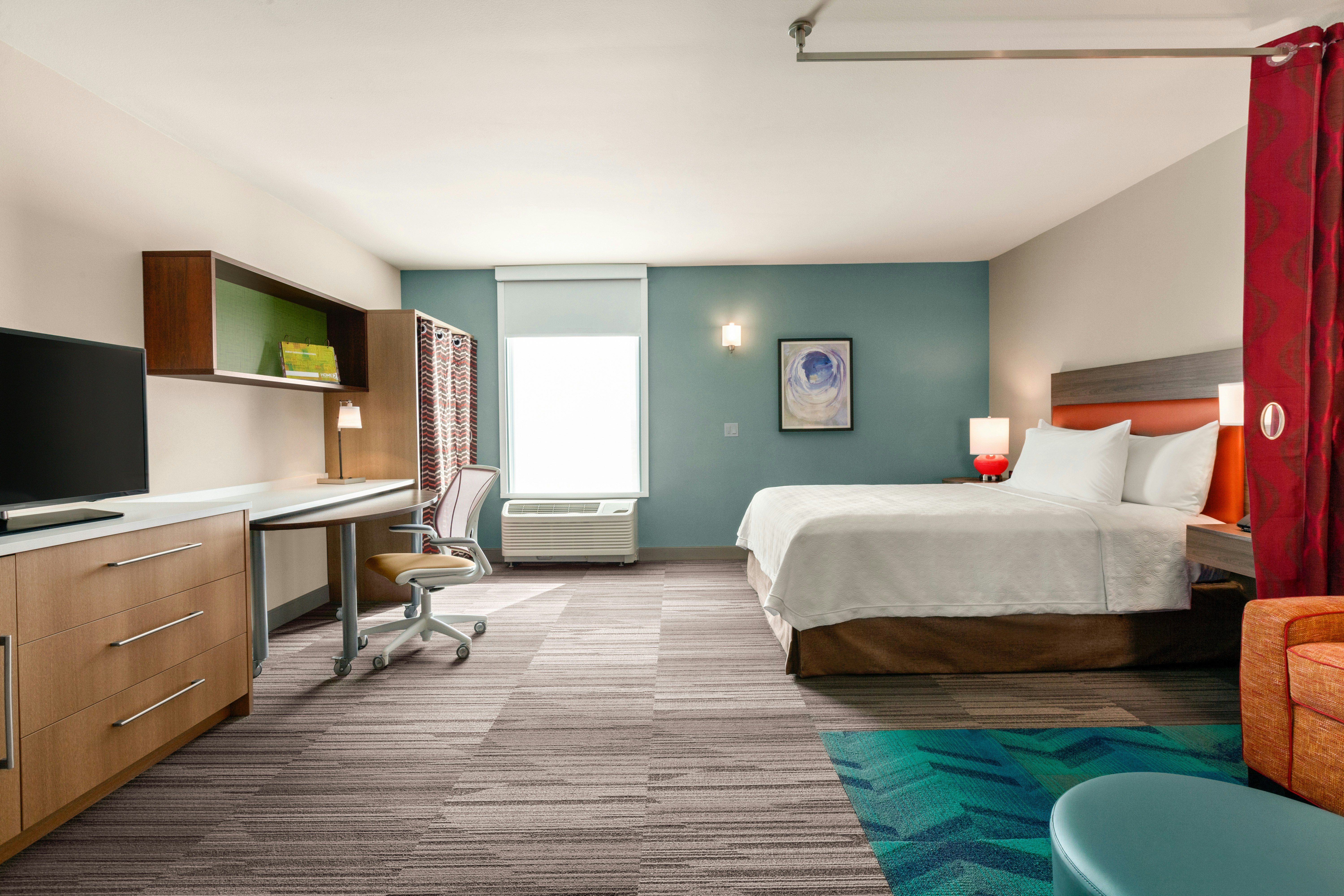 STUDIO, QUEEN BED