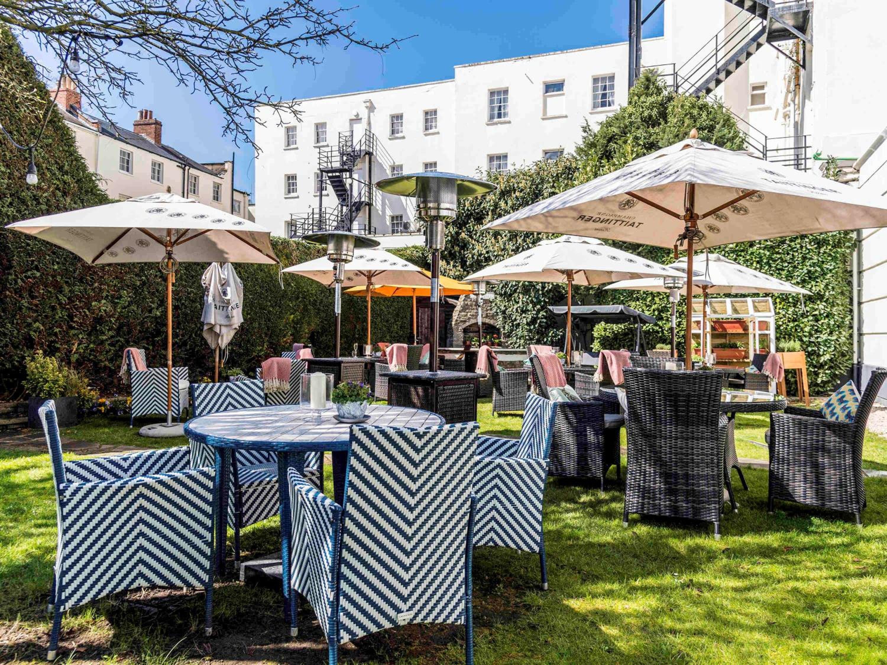 Queens Hotel Cheltenham 52/53