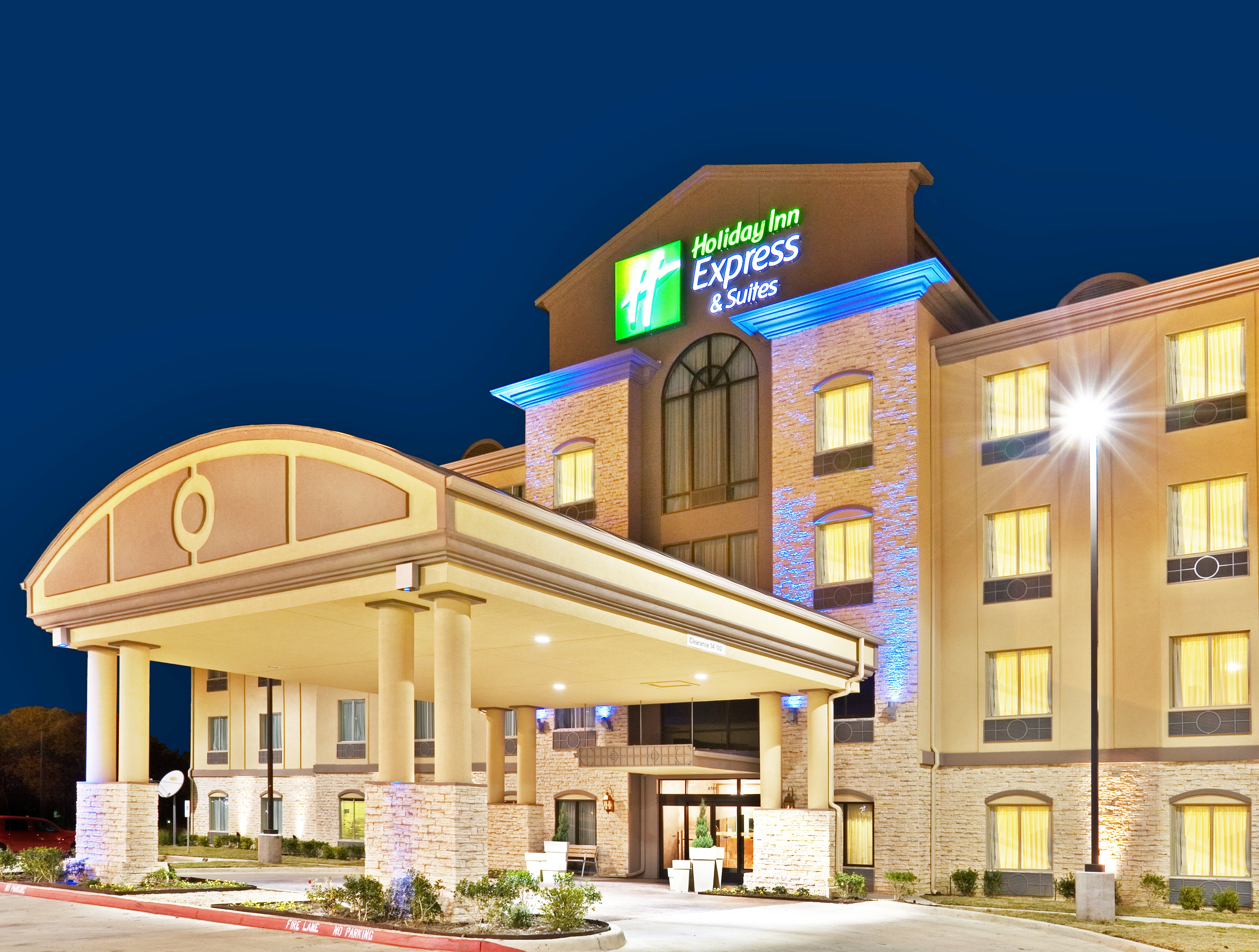Holiday Inn Express & Suites Dallas East - Fair Park 2/32