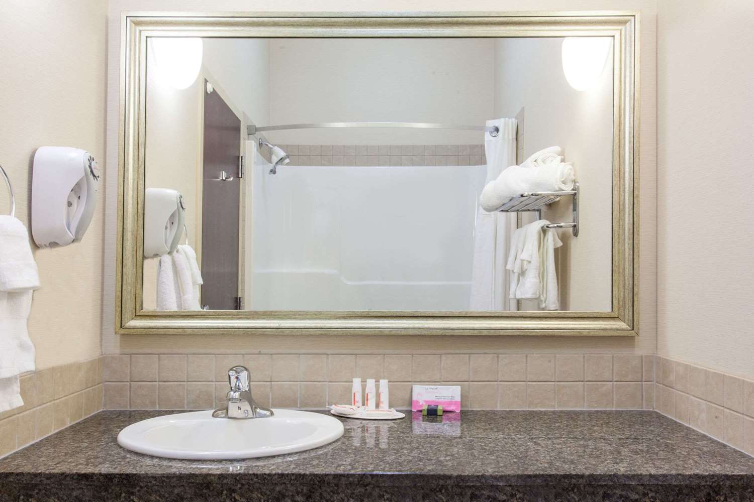 Ramada By Wyndham Pincher Creek 10/10