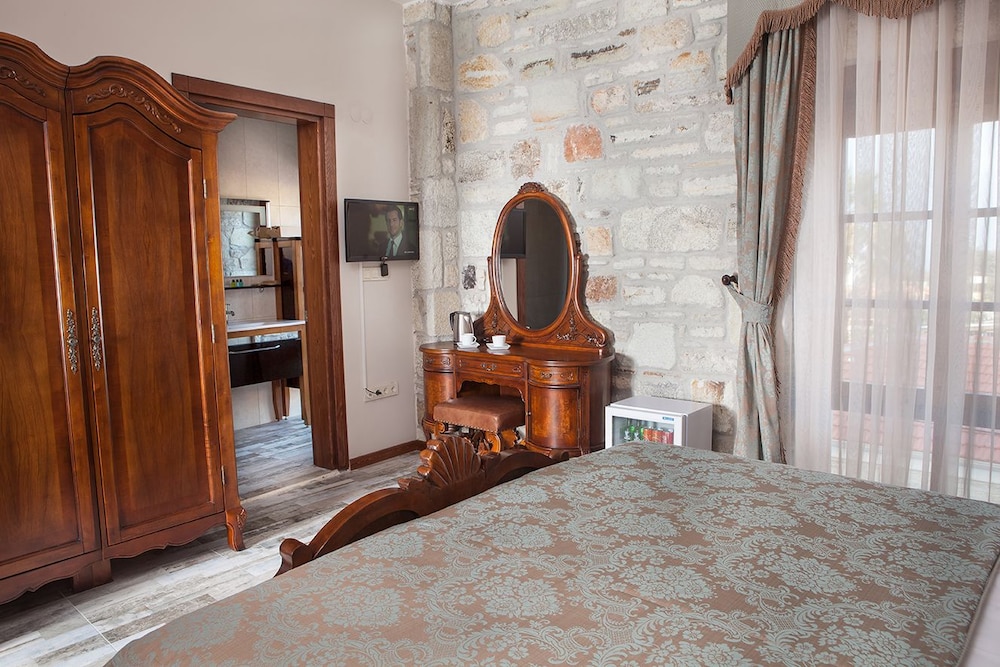 La Petra Hotel 20/40