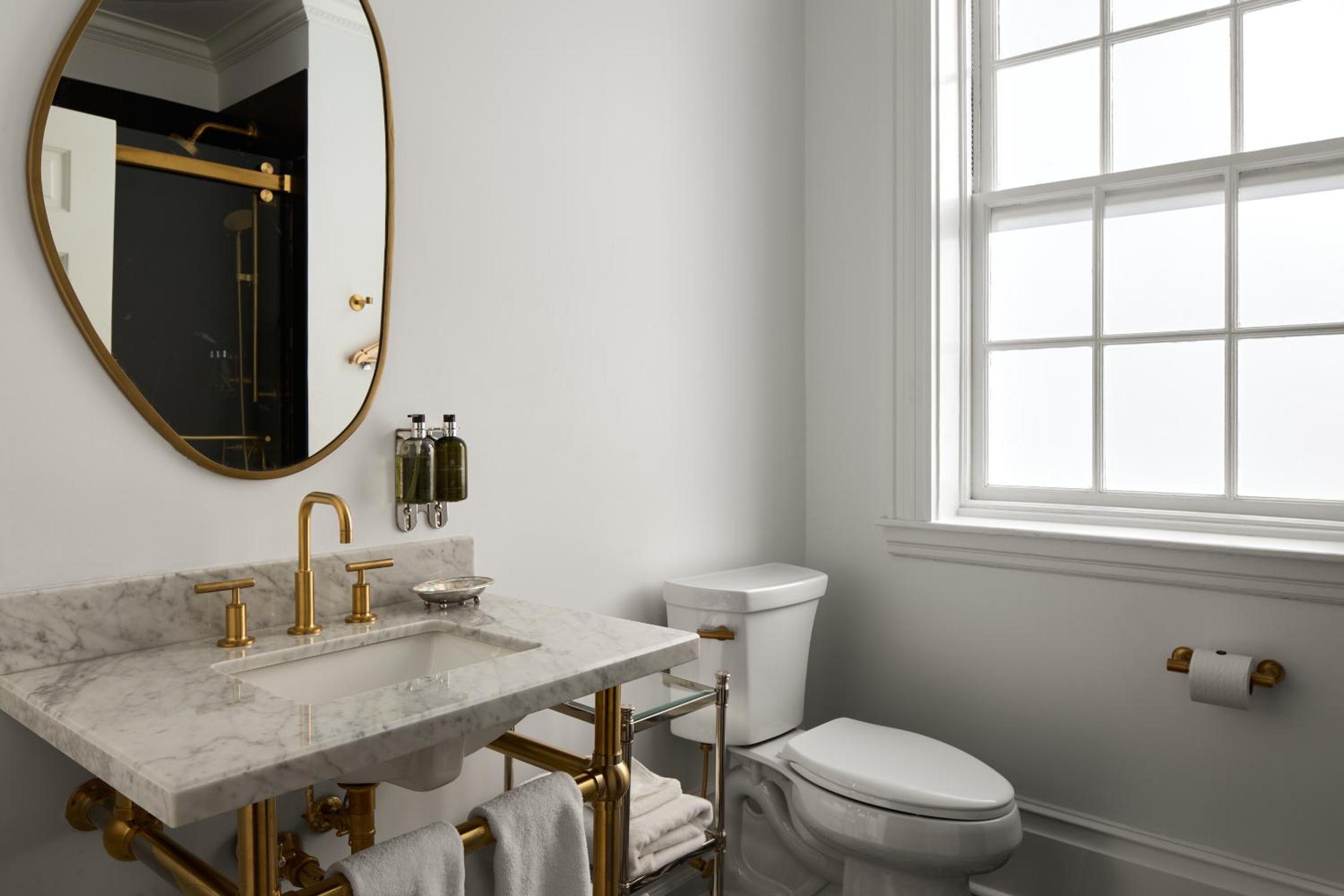 شقة كلاسيكية، Rittenhouse 1715 9/10