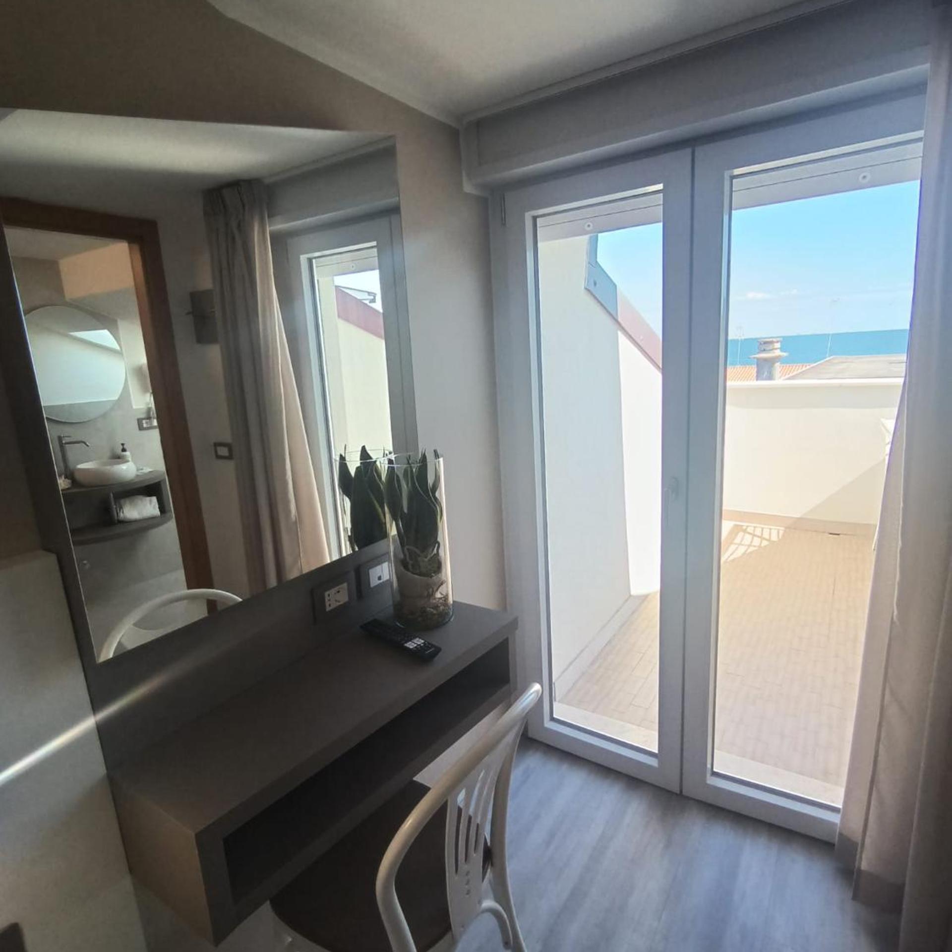 Hotel Cannes 25/50