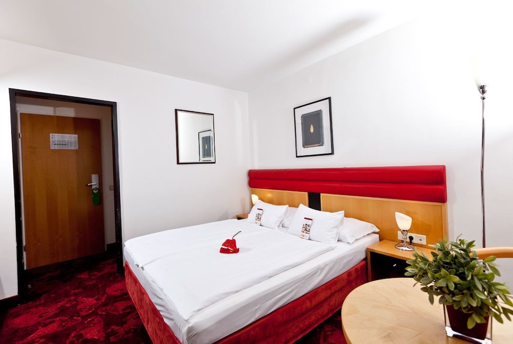 Hotel Boltzmann 9/47