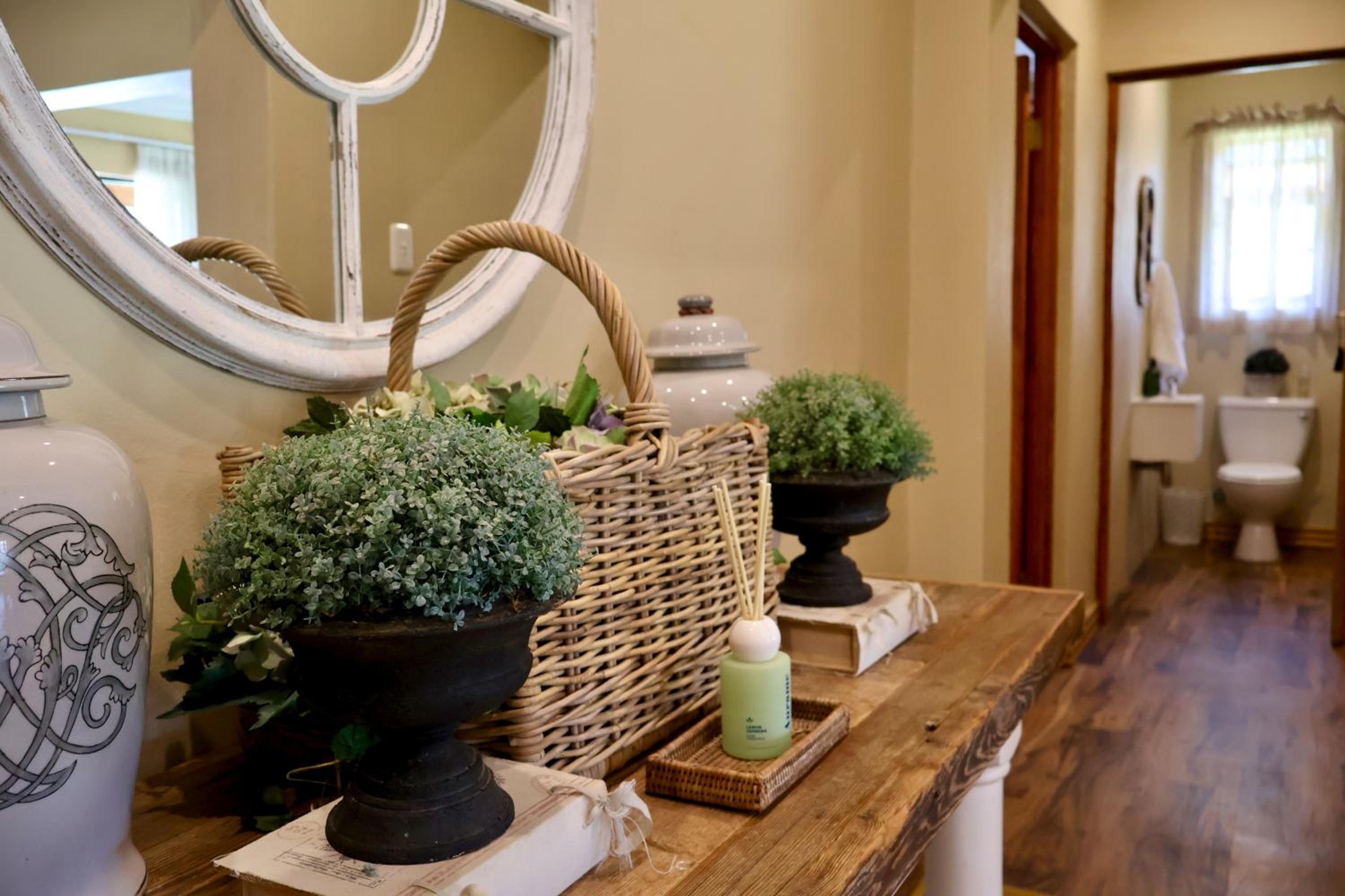 The Rose Cottage B&B 12/25