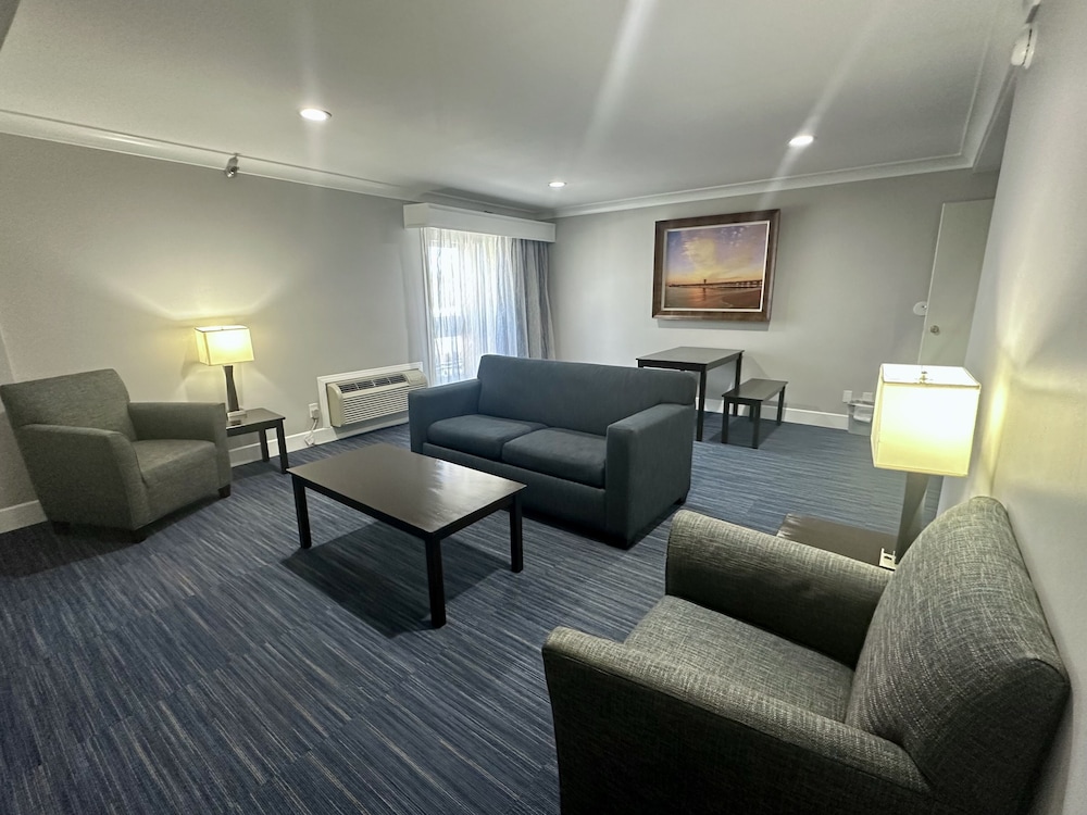 Pacific Inn 45/65