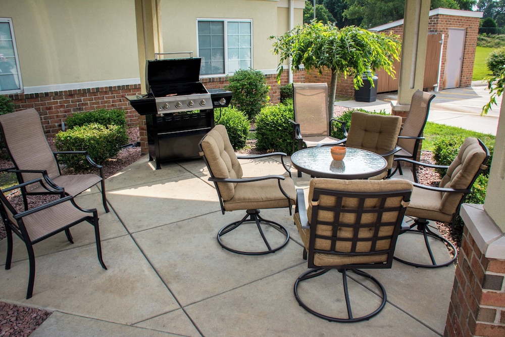 Candlewood Suites South Bend Airport, an IHG Hotel 30/48