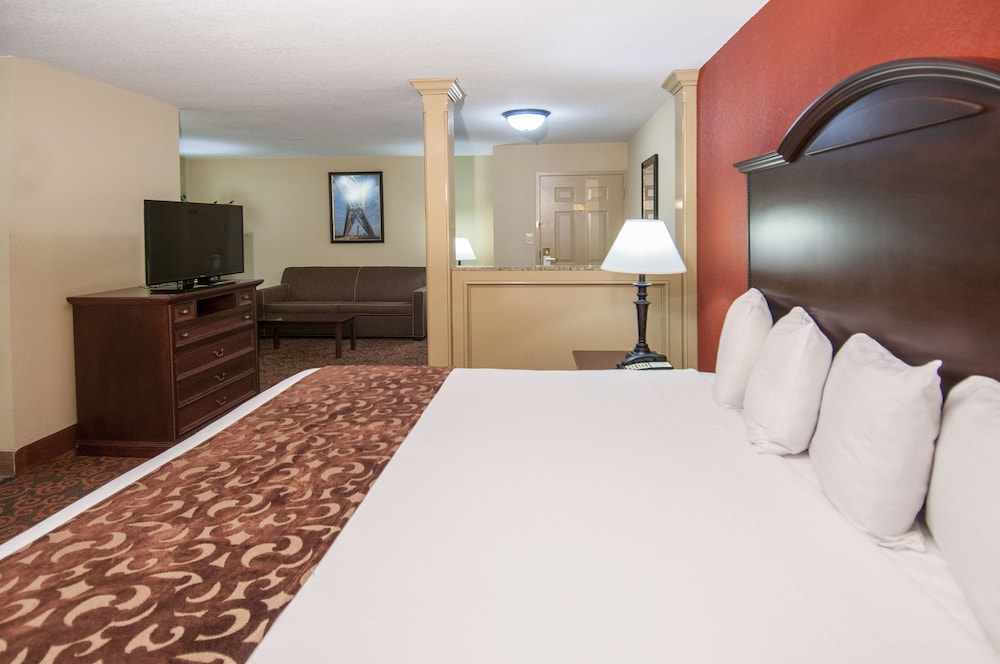 SUITE, KING BED
