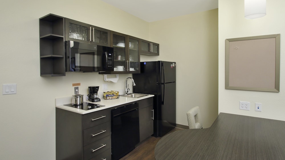Candlewood Suites Dallas-Frisco NW Toyota Ctr 42/50