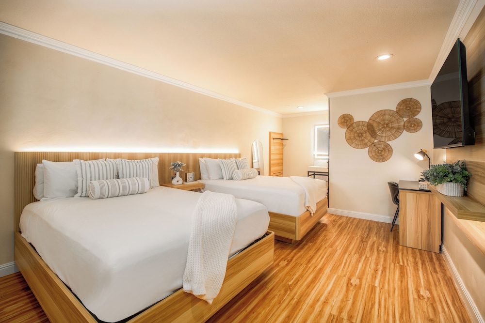 CLASSIC, 2 QUEEN BEDS