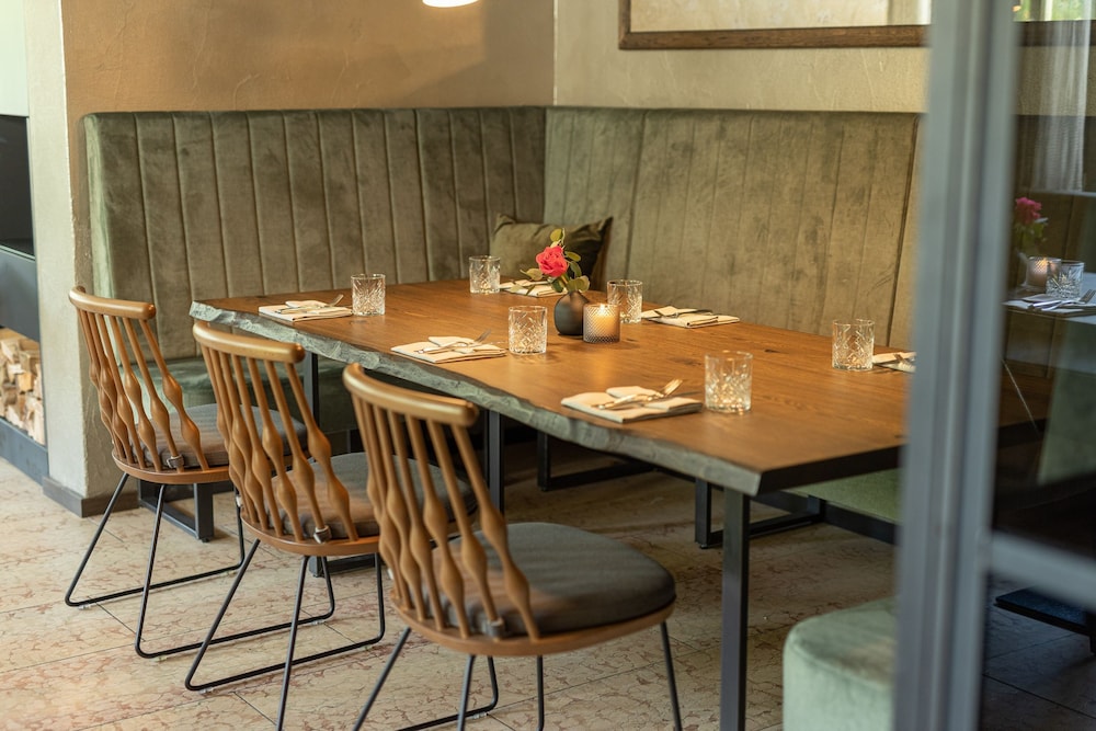 Parkhotel Schmid 39/63