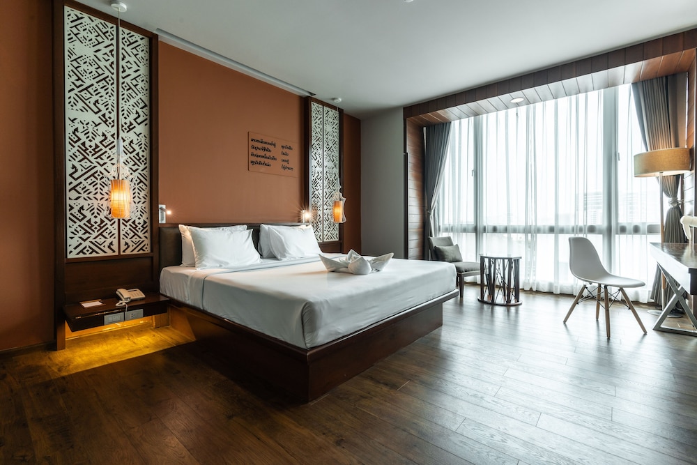 Grand Hotel Vientiane 12/60