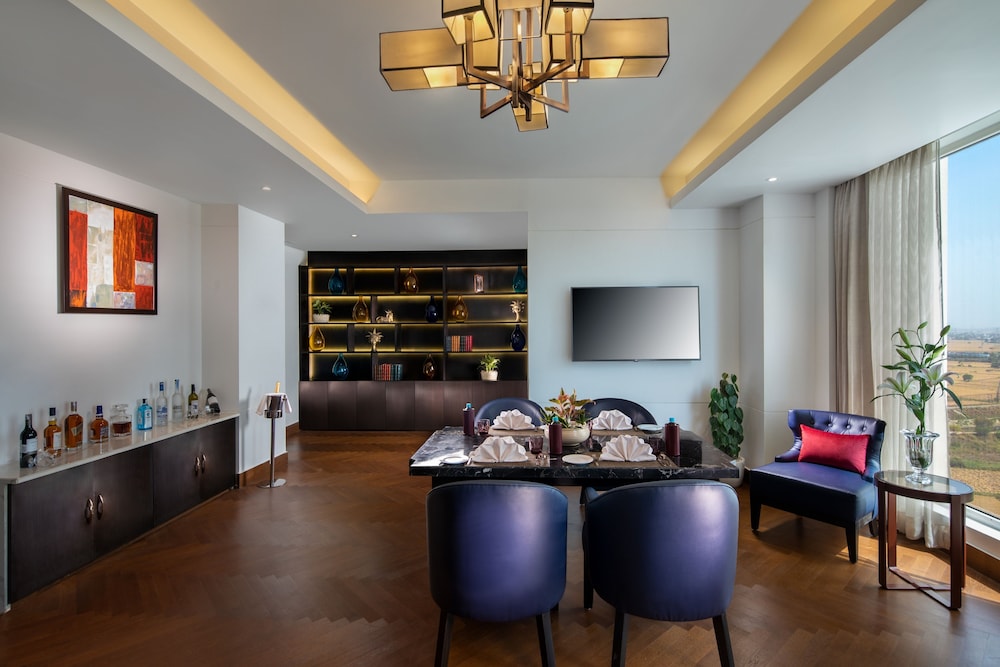 Sandal Suites Op. By Lemon Tree Hotels 25/50