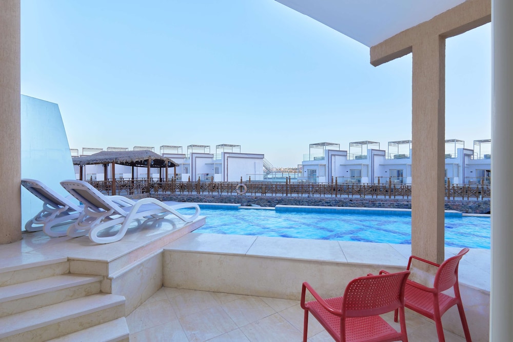 Bellagio Beach Resort & Spa 24/50