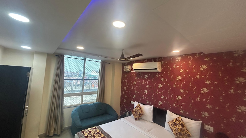 Hotel Sahu 23/49