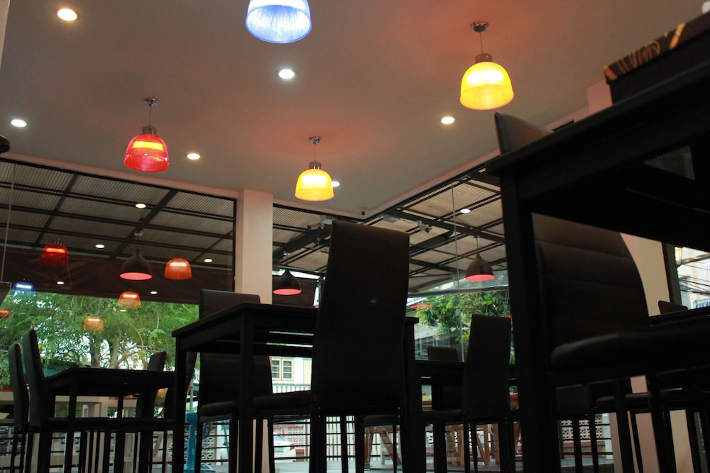 DON MUEANG AIRPORT MODERN BANGKOK HOTEL 10/20