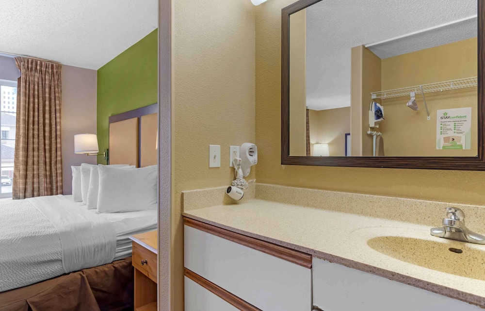 Extended Stay America Suites Houston Galleria Uptown 53/55