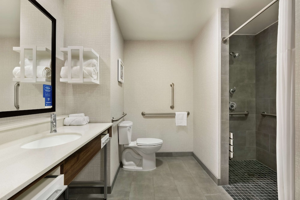 Hampton Inn & Suites Tacoma/Puyallup 11/56